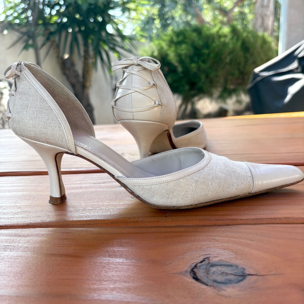 Delman Leather and Fabric Cream Colored Pointed Toe Heels Size 7.5 M Laced Bow